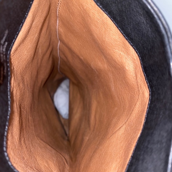 NEW. FRYE Leather Boots Size 6B (sample) - Picture 7 of 8